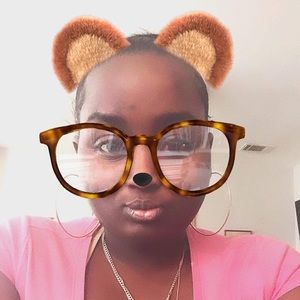 Meet your Posher, Linette